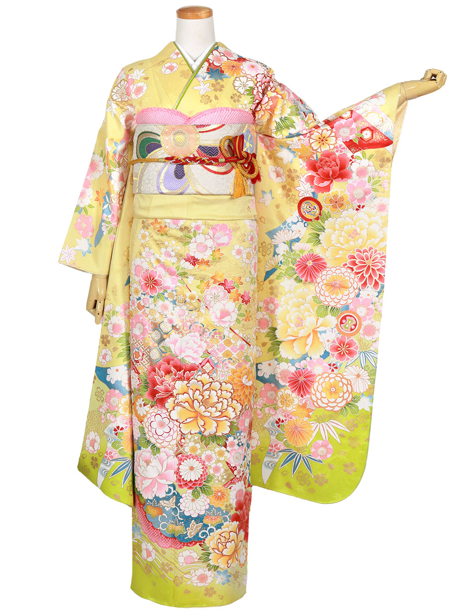 黄色地に四季花と宝尽くしの振袖／標準サイズ