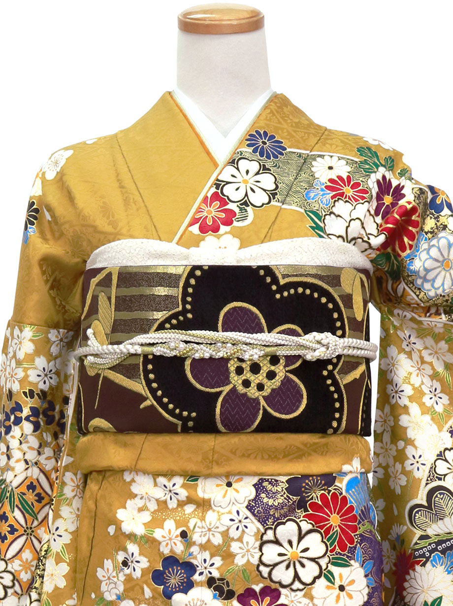 四季折々の花々と吉祥文様の振袖／標準サイズ