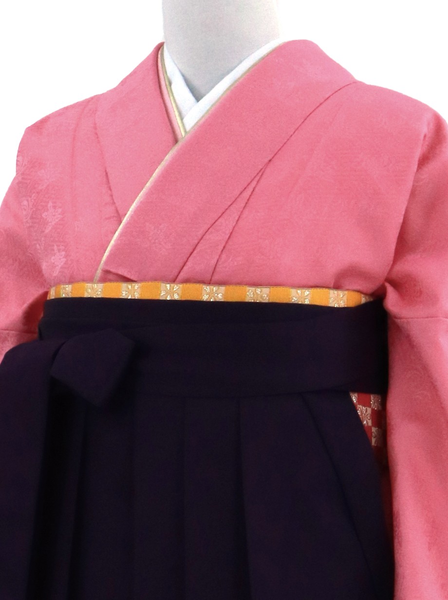 ローズピンクの色無地・紫袴（無地）／卒業式