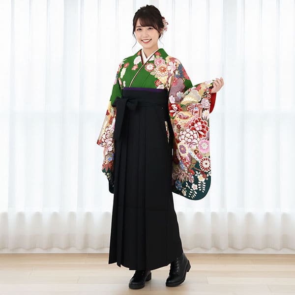 緑地に貝桶と四季花、黒袴（無地）（二尺袖）／卒業式