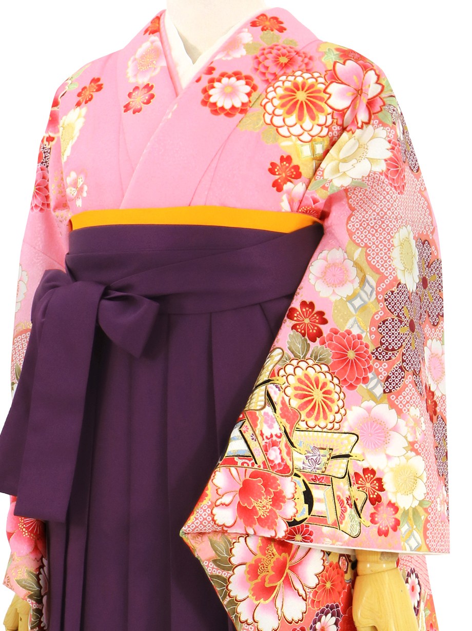 ピンク地に牡丹と御所車、紫袴（無地）（二尺袖）／卒業式｜宅配着物レンタルの京都かしきもの