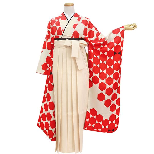 白地に赤の籠目紋・アイボリー袴（無地） （振袖）／卒業式