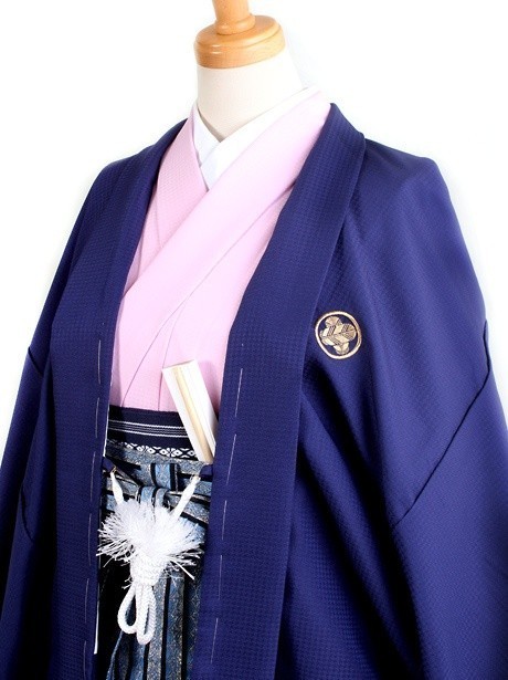 淡桃地に紺羽織・縞袴（小学生）／卒業式
