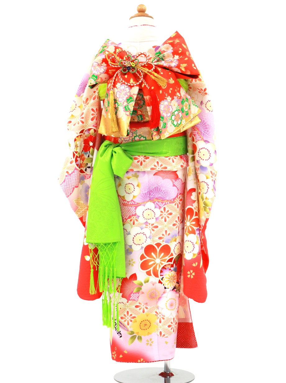 白地に桜と松竹梅の着物／七五三・七歳女の子