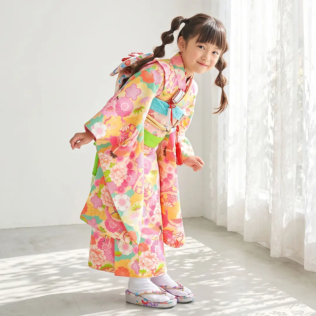 パステルグリーンに鶴と毬の着物／七五三・七歳女の子