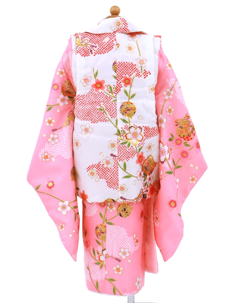 ピンク地に疋田の雲取りと桜、白の被布コートセット／七五三・三歳女の子