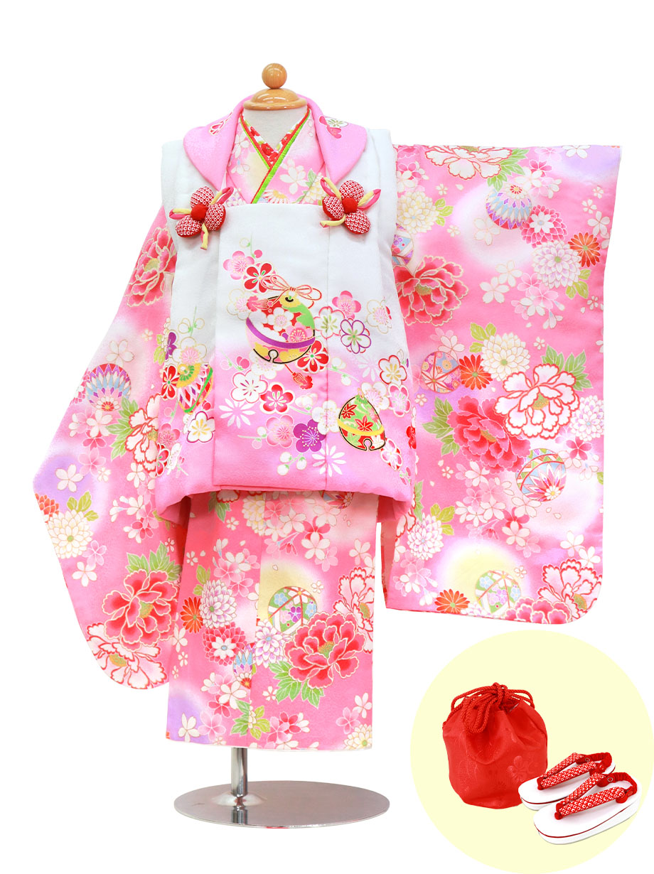ピンク地に牡丹や鞠、桜の着物に梅と鈴の被布コートセット