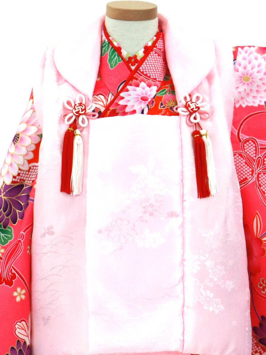 ピンク地に桜と菊、扇の着物、赤の被布コートセット／七五三・三歳女の子*