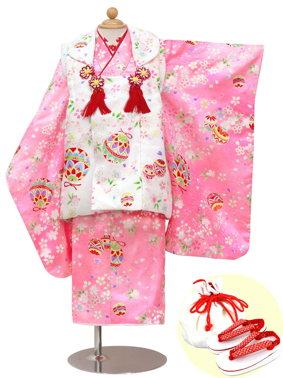 ピンク地に鞠と桜の着物、白地に同柄の被布コートセット／七五三・三歳女の子