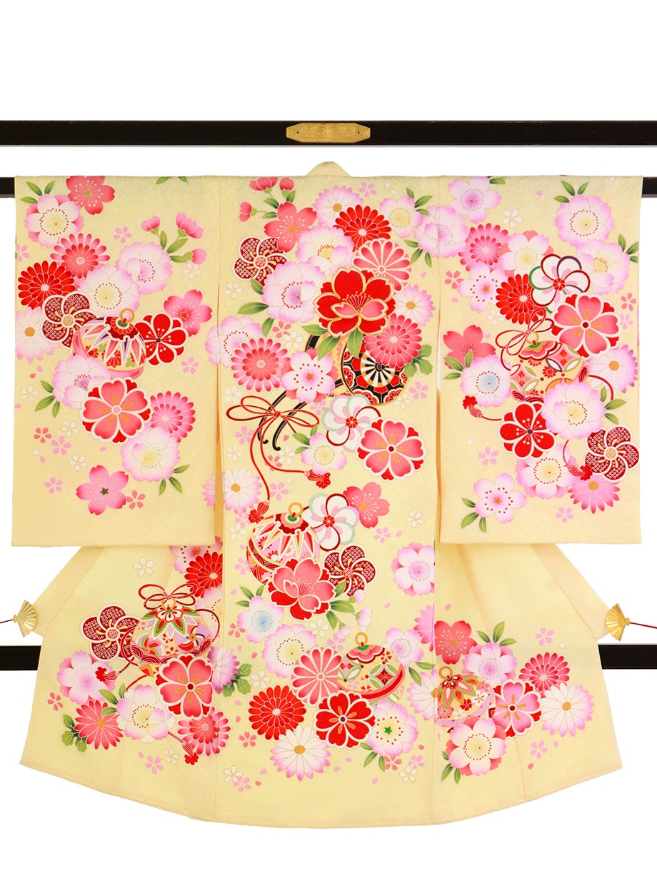 お宮参り産着／クリーム地に花車と鈴の祝い着／女児