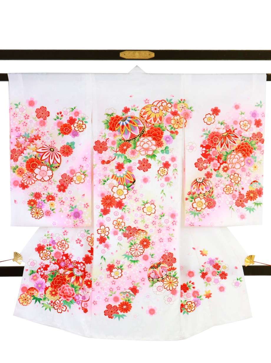 白地に鞠と四季花の祝い着（産着）／女児
