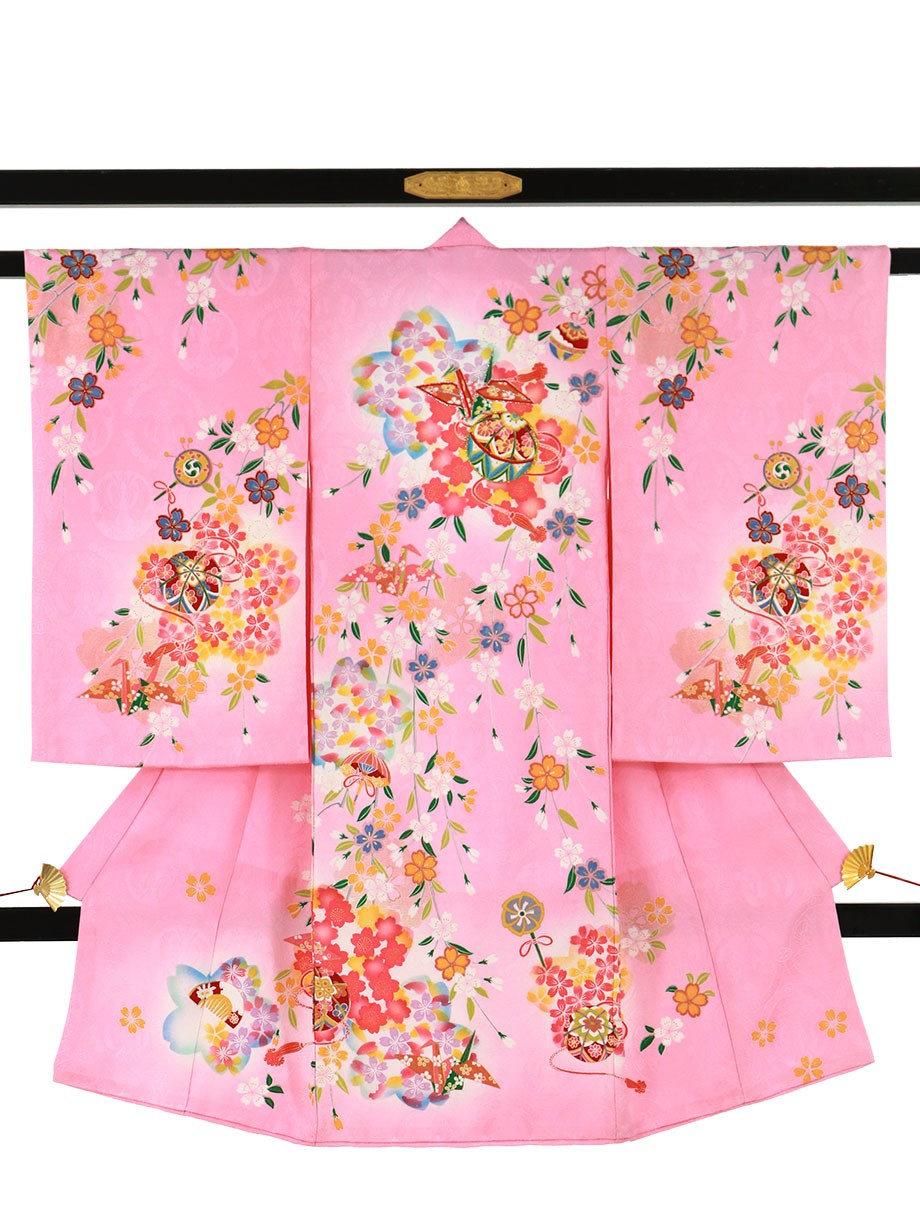 ピンク地にしだれ桜と鞠、折り鶴の祝い着（産着）／女児