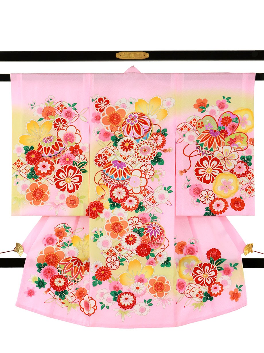お宮参り産着／ピンク地に鞠と菊、桜の祝い着／女児