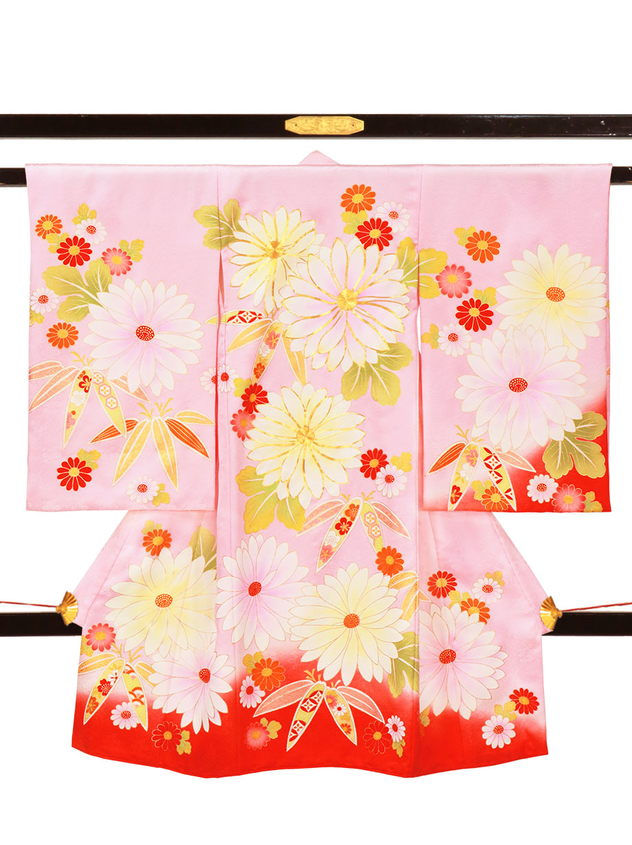 ピンク地に菊と笹の祝い着（産着）／女児