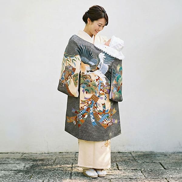 お宮参り産着／黒疋田（ひった）に鷹と束ね熨斗、松の祝い着／男児（ポリエステル）