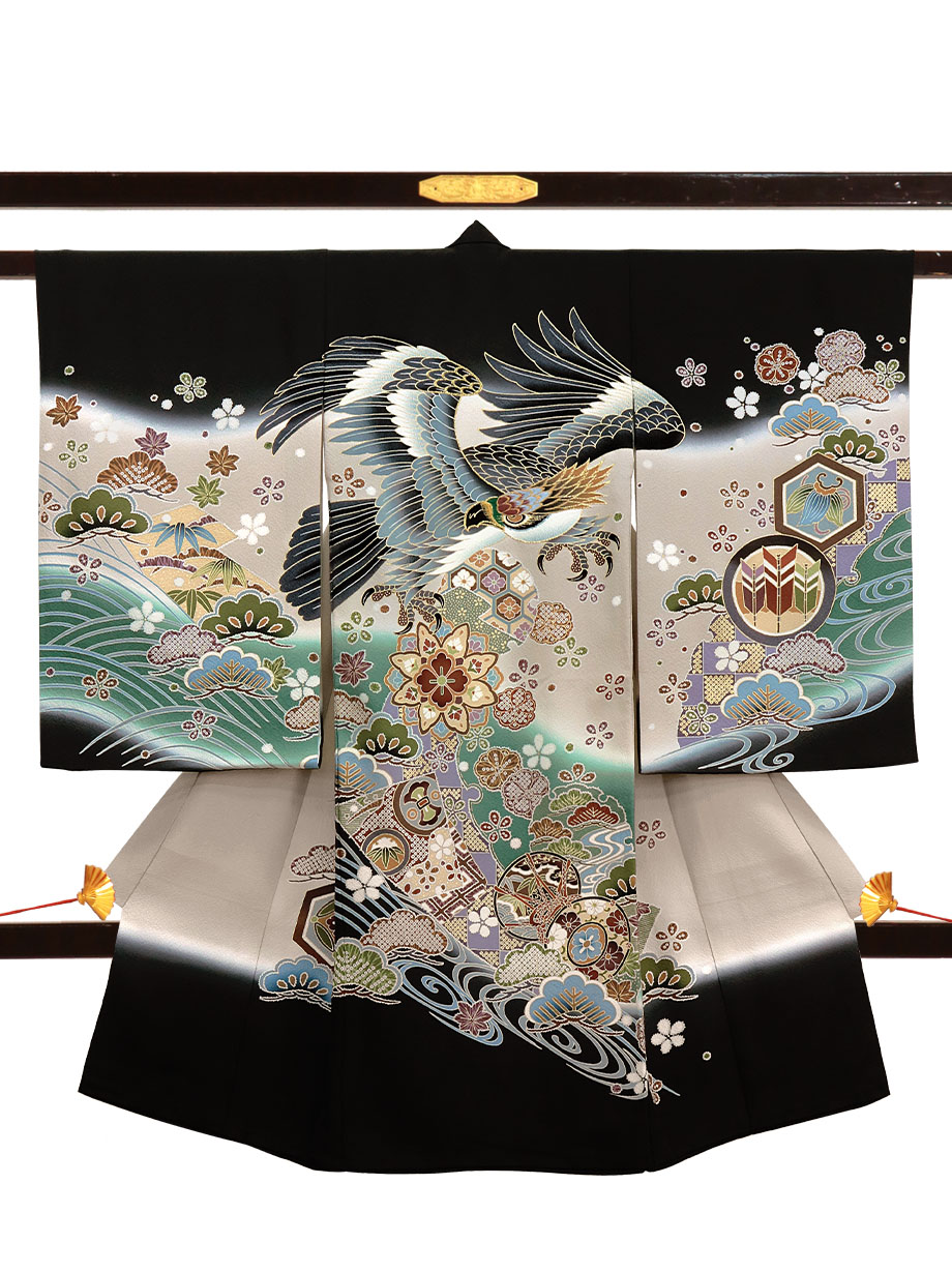 黒地に鷹と観世水の祝い着（産着）／男児