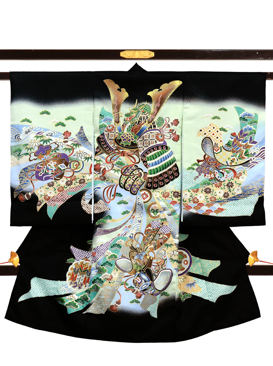 黒地に兜と束ね熨斗の祝い着（産着）／男児（ポリエステル）