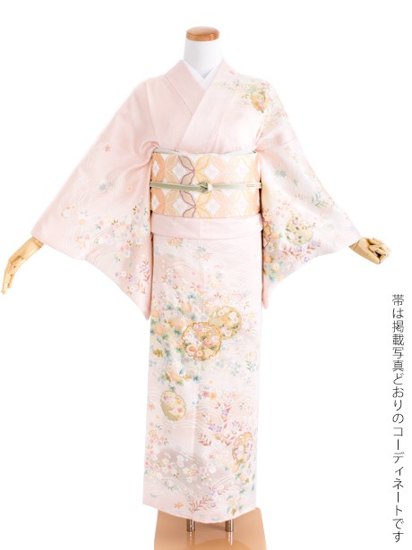 淡いピンク地に雪輪四季花文様の訪問着(袷)