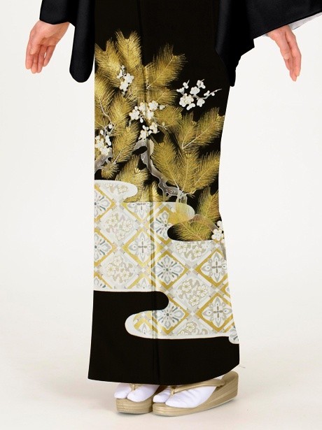 天井柄に花菱の黒留袖